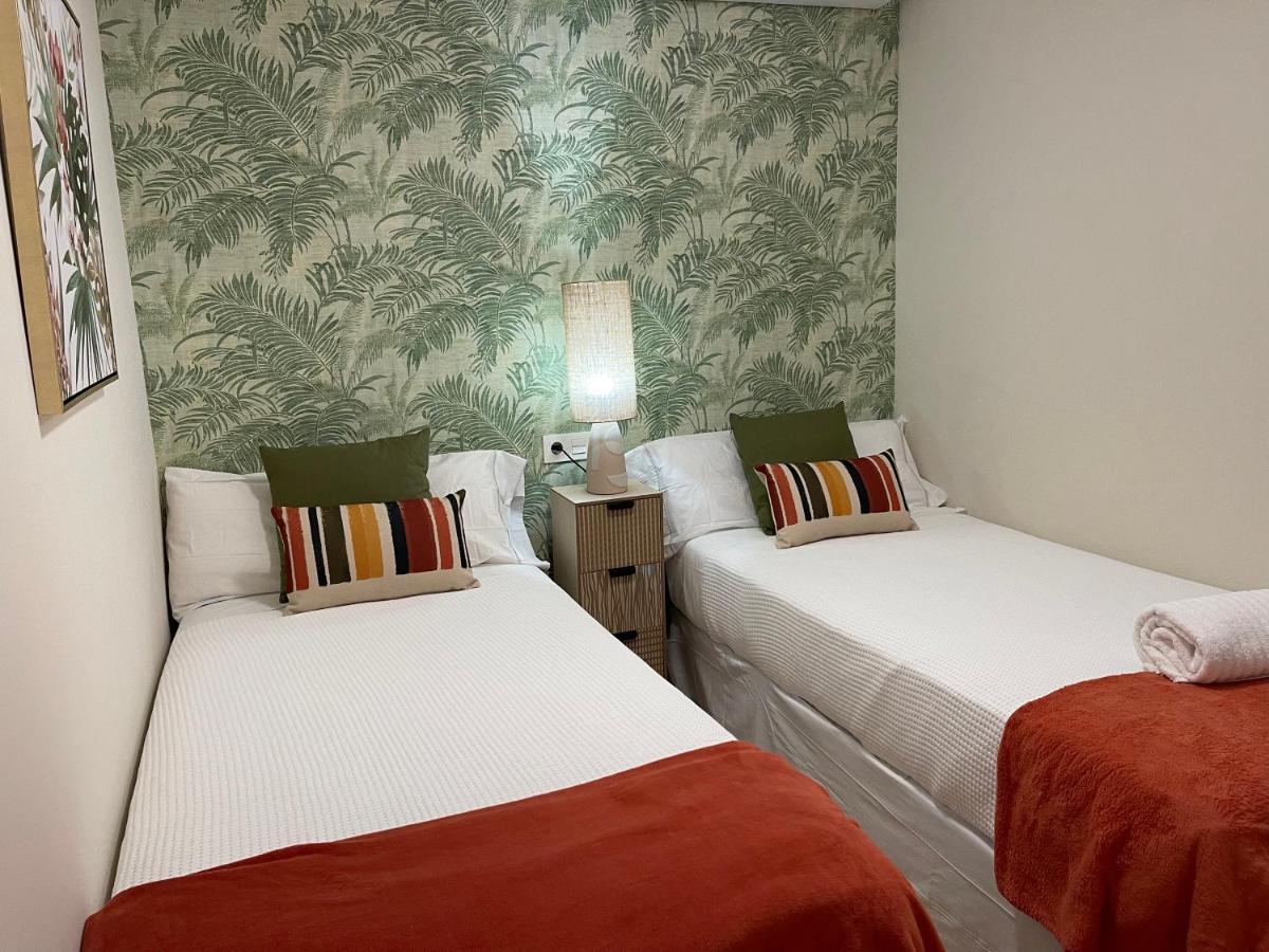 Suite 208, Close To The Beach, 2 Bedroom,Golden Mile マルベーリャ エクステリア 写真